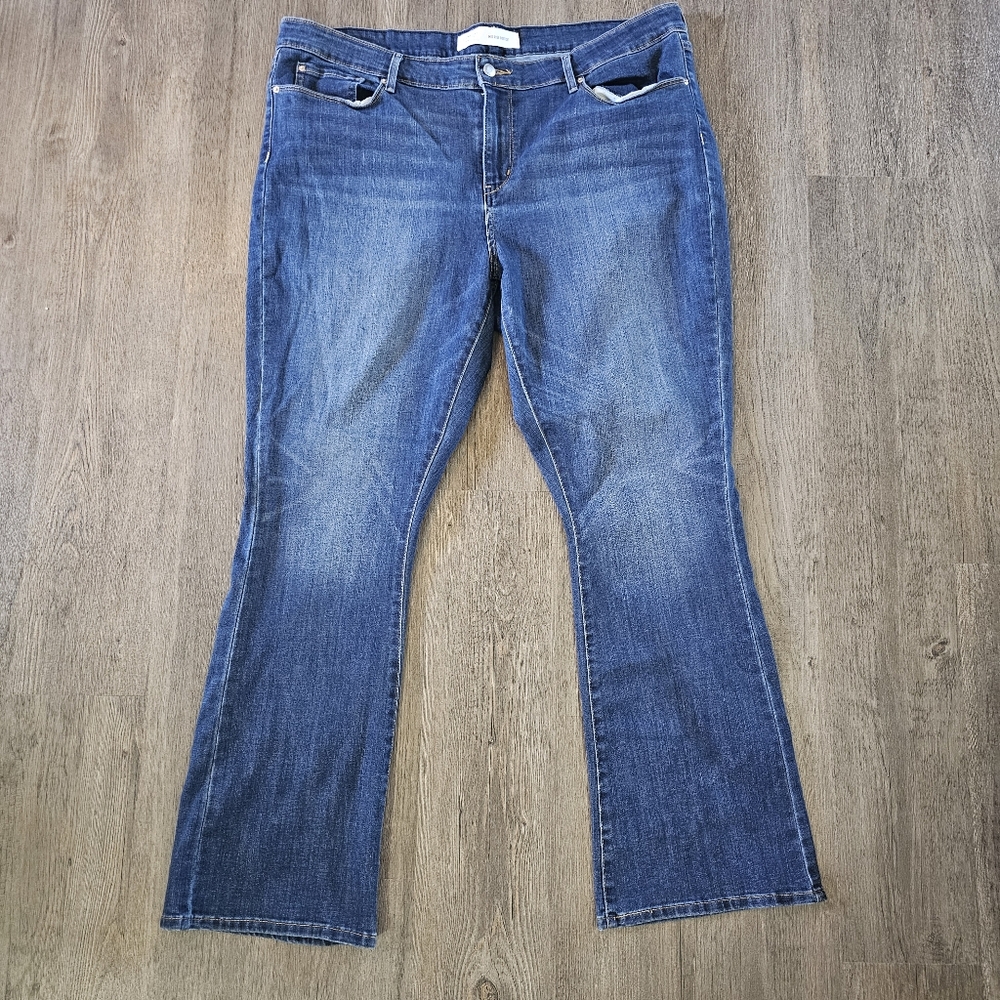 Women's Levi's Jeans Flare In Blue Size 20